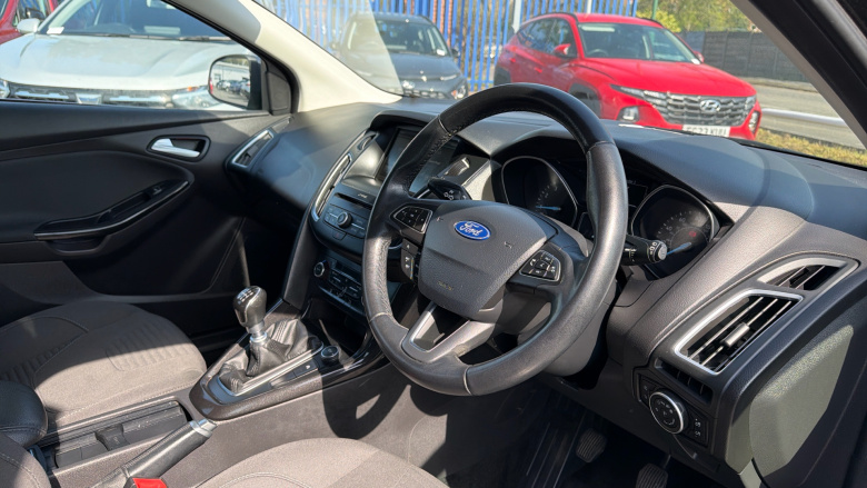 Ford Focus 1.0 EcoBoost 125 Titanium Navigation 5dr Petrol Hatchback